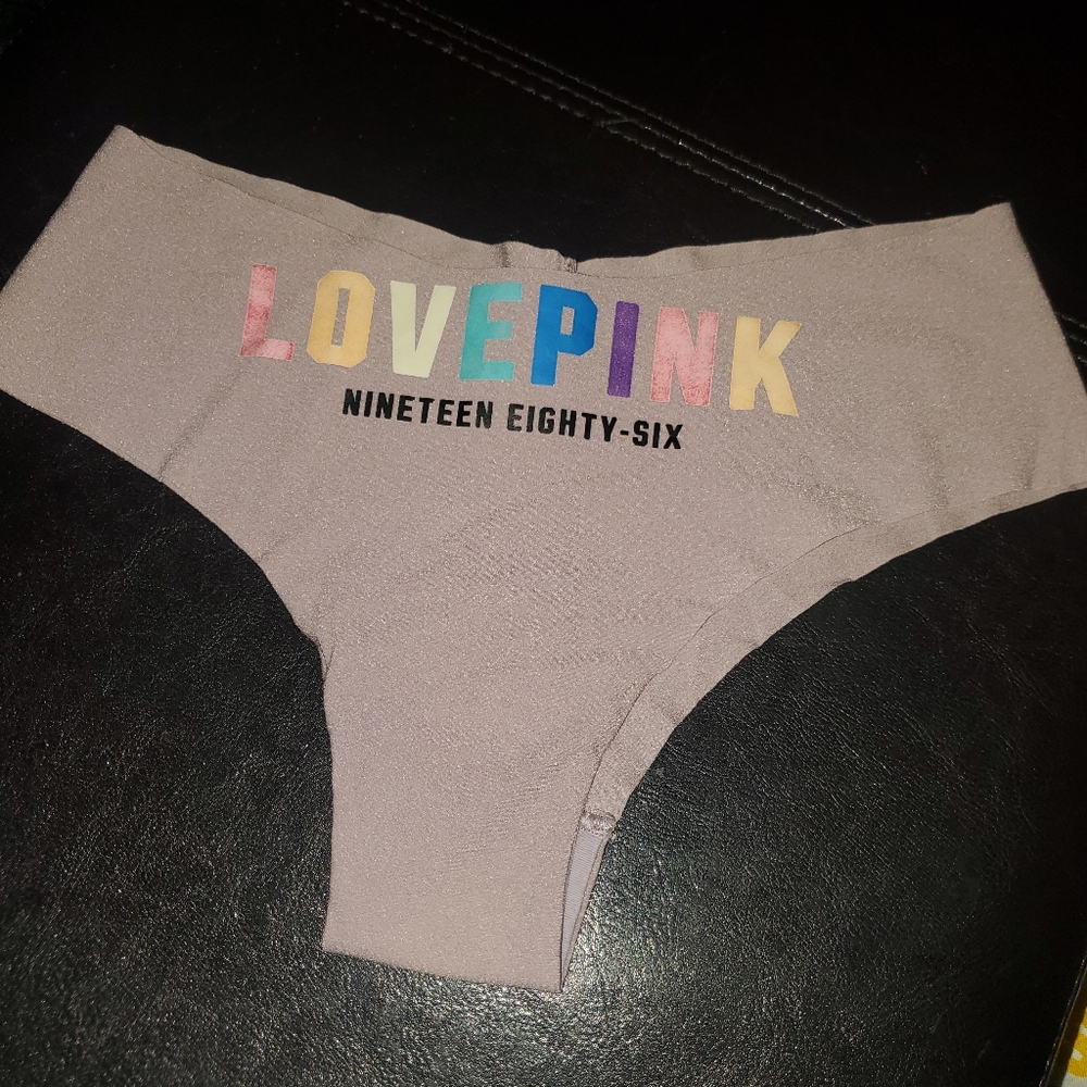 PINK Victoria's Secret Love Pink Thong